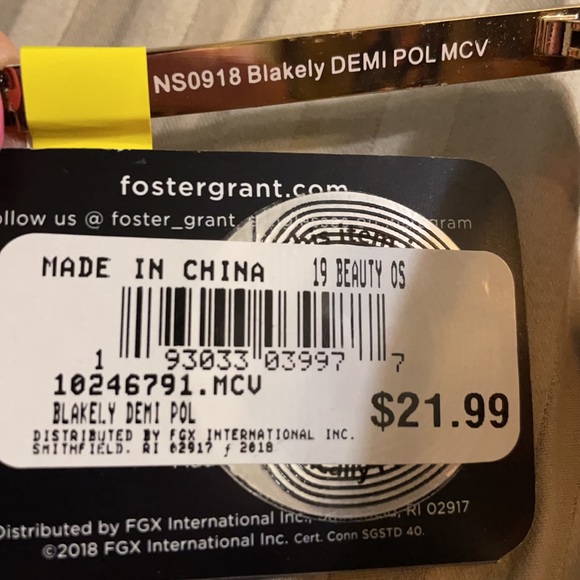 Foster Grant Sunglasses - Picture 7 of 7